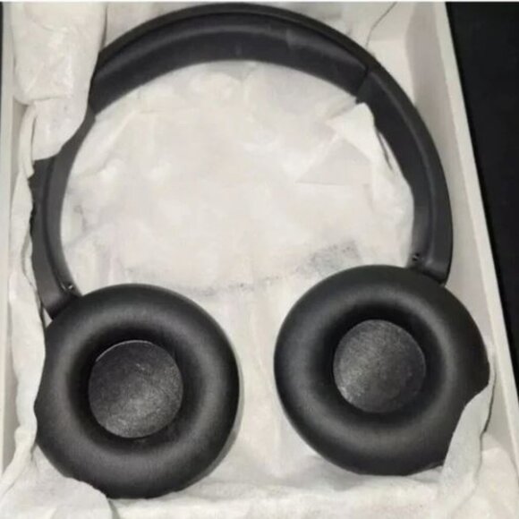 Sony WH-CH520 Wireless Headphones - Picture 2 of 3